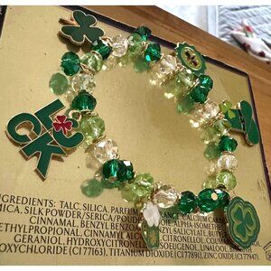 St Patricks Day Charm Bracelet Stretch Shamrocks Luck Leprechaun Hat Bee…